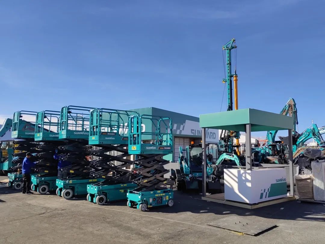 拉展直播 | 鸿运国际智能高空精品亮相2023美国拉展，哪款是你的最爱？