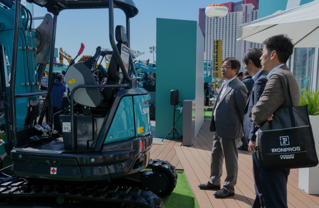 拉展直播 | 推动“中国制造”走向天下！鸿运国际智能2023美国拉展圆满收官