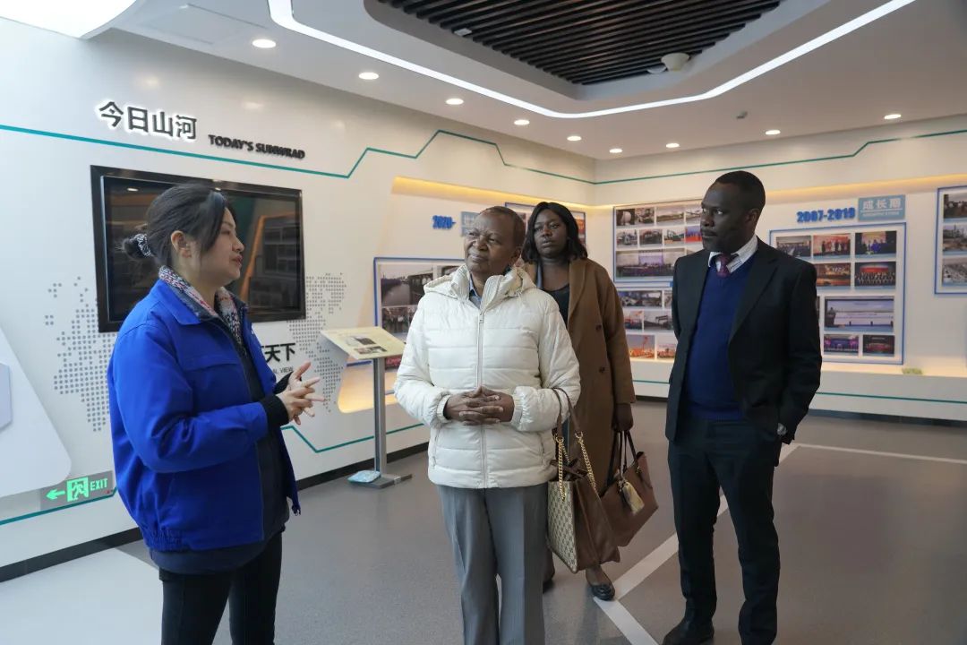 乌干达驻华大使到访鸿运国际智能