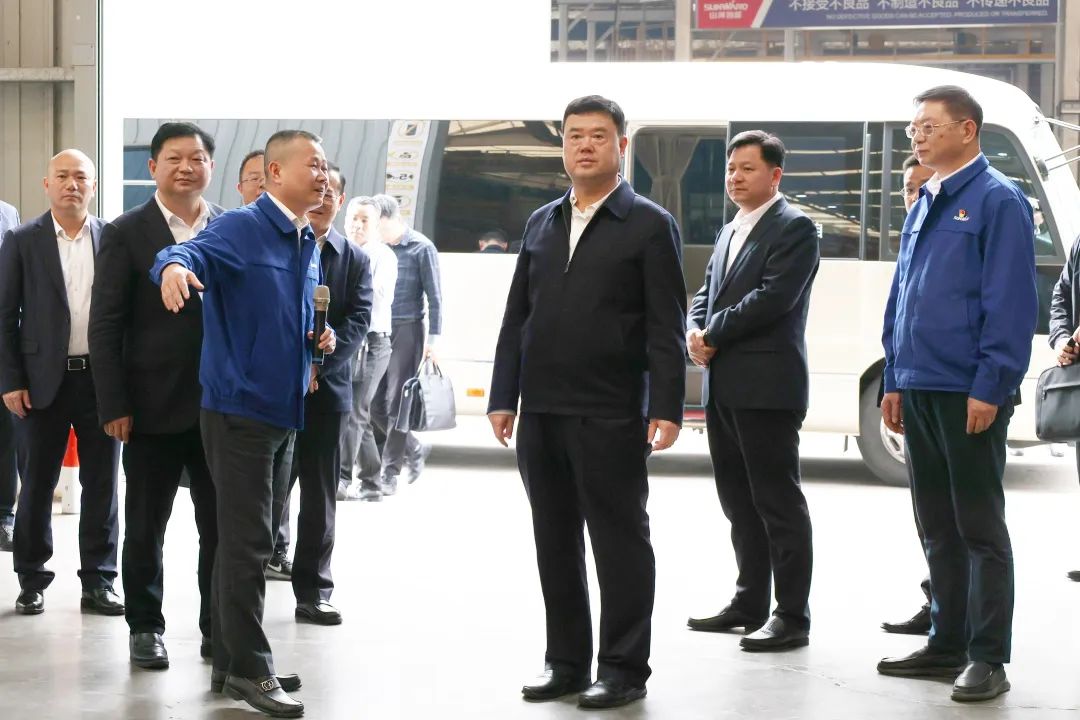 湖南省委政法委书记魏建锋调研鸿运国际智能