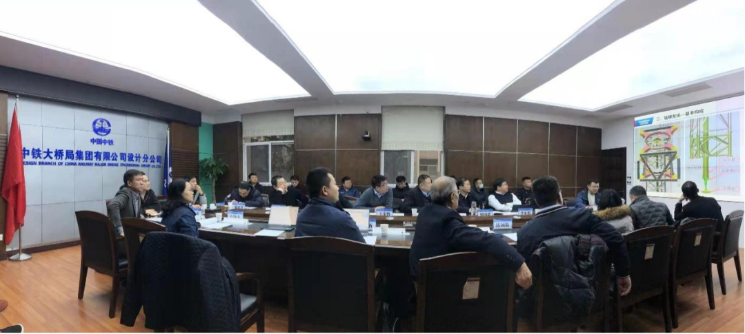 超等装备助建超等工程！！鸿运国际智能超等旋挖钻机SWDM1280推介会乐成举行