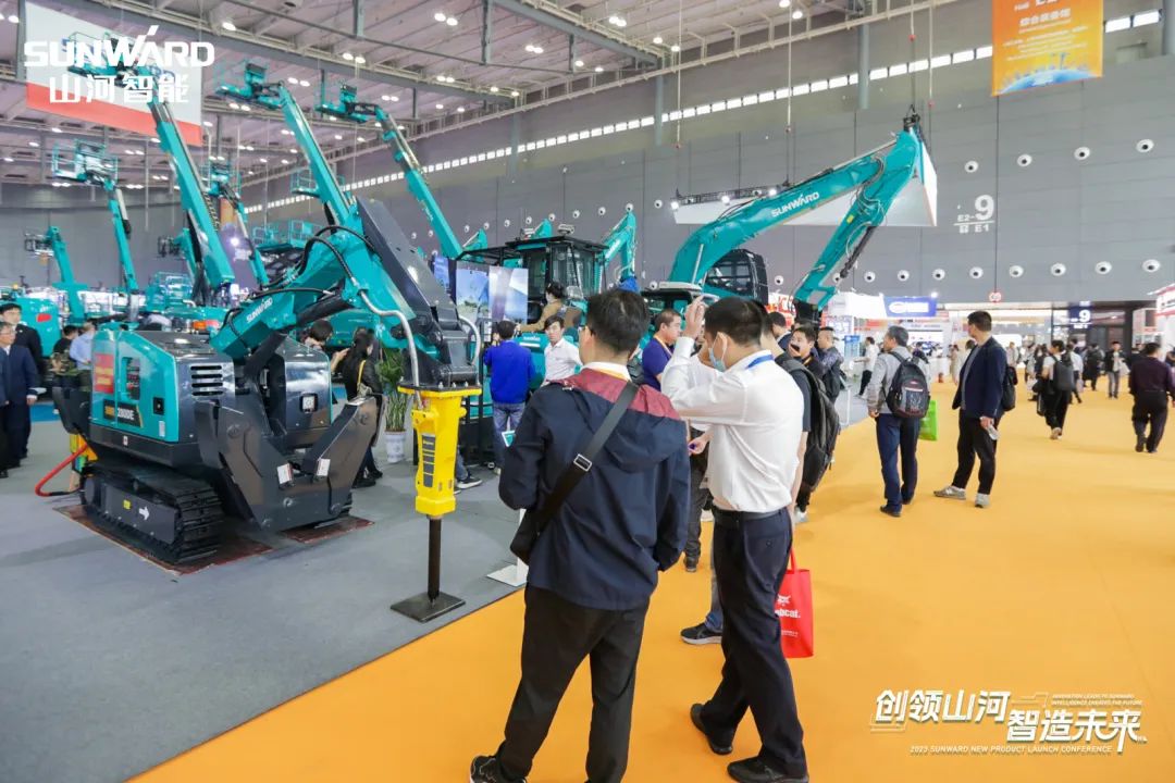 闪灼2023 CICEE！看鸿运国际智能“明星产品”有多“炫”