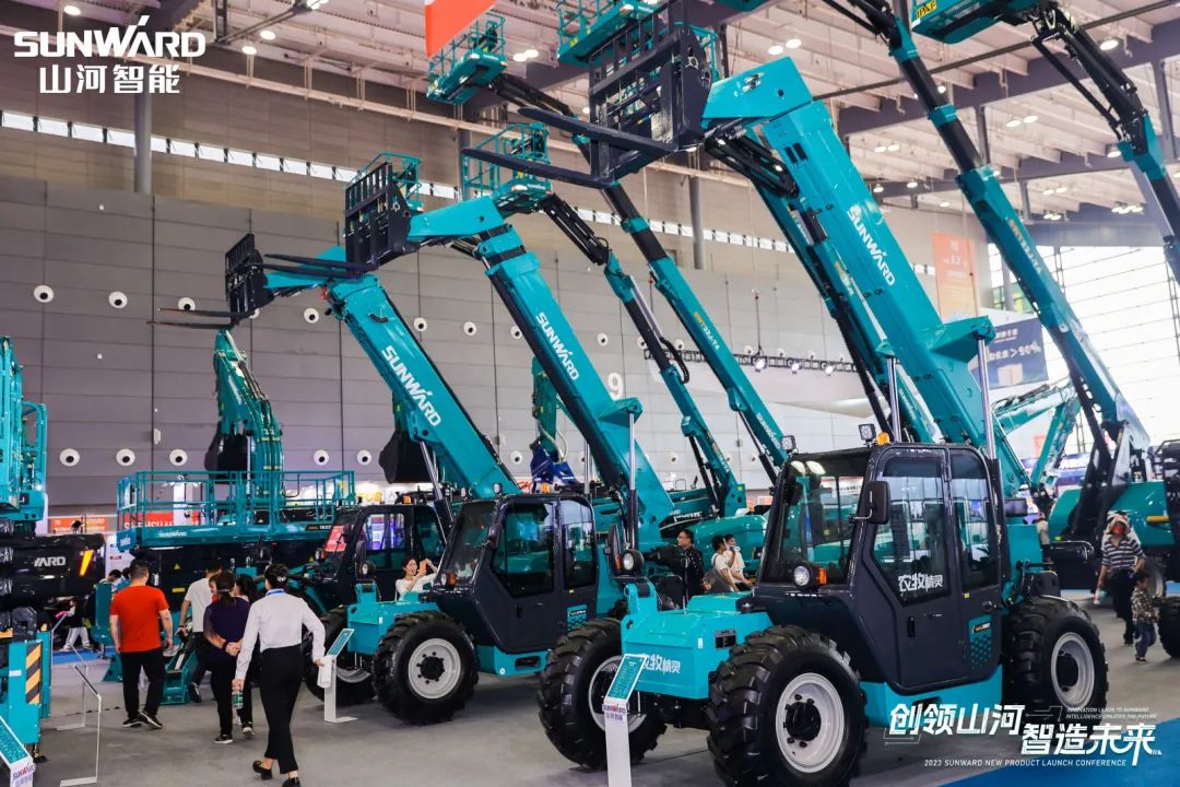 聚焦电动化、、、智能化！！！鸿运国际智能全系列高空机械产品亮相长沙展