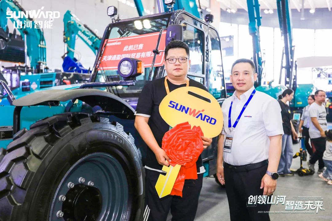 聚焦电动化、、、智能化！！！鸿运国际智能全系列高空机械产品亮相长沙展