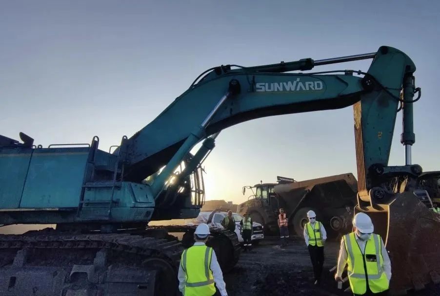 登陆南非，，，鸿运国际智能新型凿岩利器交付客户