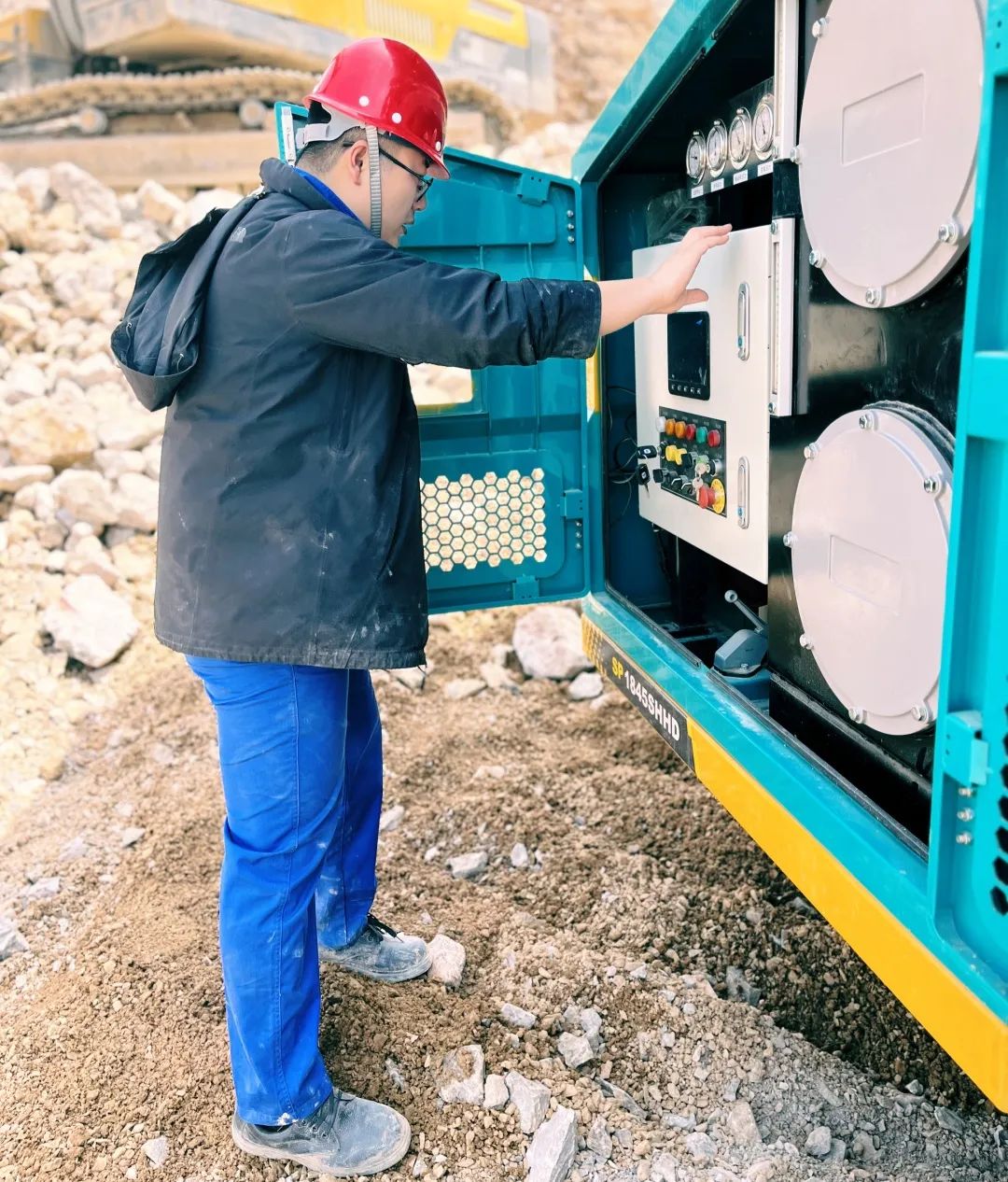 劳动庆幸，，，创立伟大！纪录那些通俗且伟大的劳动瞬间