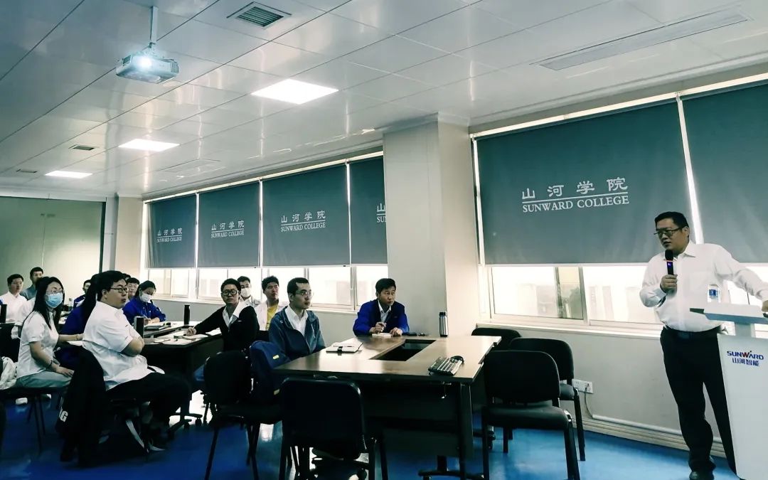 劳动庆幸，，，创立伟大！纪录那些通俗且伟大的劳动瞬间