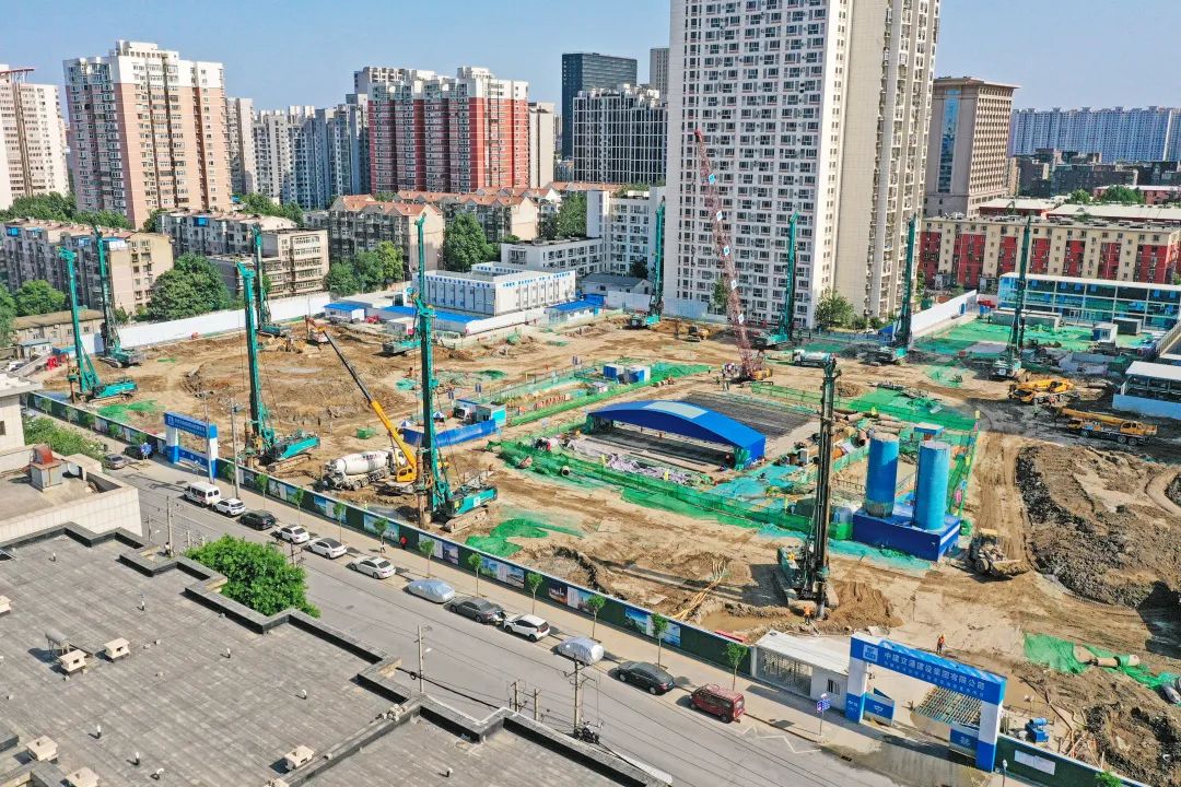 闪灼首都！！鸿运国际智能旋挖钻机集群助力民生工程