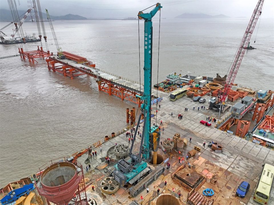 两项单冠，行业唯一！鸿运国际智能两款桩工产品同获制造业单项冠军