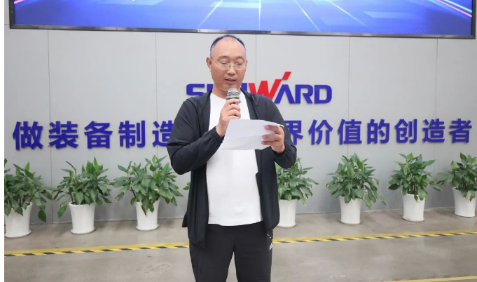 助力“双碳”、、绿动未来！！！鸿运国际智能增程式电动旋挖钻机、、液压混淆动力旋挖钻机齐交付