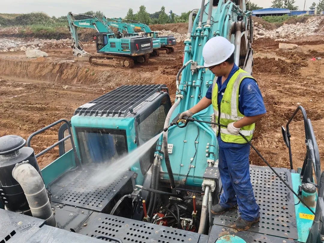 品质鸿运国际，专心折务！！！鸿运国际智能挖掘机2023年服务万里行正式出征