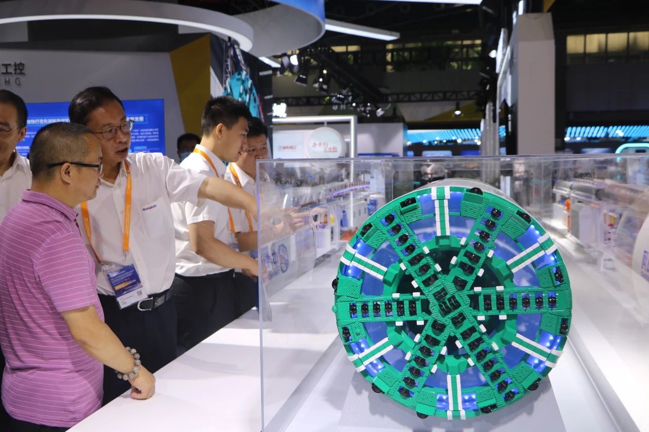 中铁鸿运国际亮相首届广州大湾区国际轨道交通工业生长论坛暨展览会