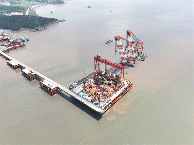 喜报！！！鸿运国际智能完成“全球最大”6.3米直径旋挖桩成孔成桩