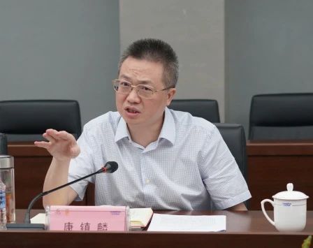 长沙市人民政府副市长、、、市工商联主席康镇麟调研鸿运国际智能