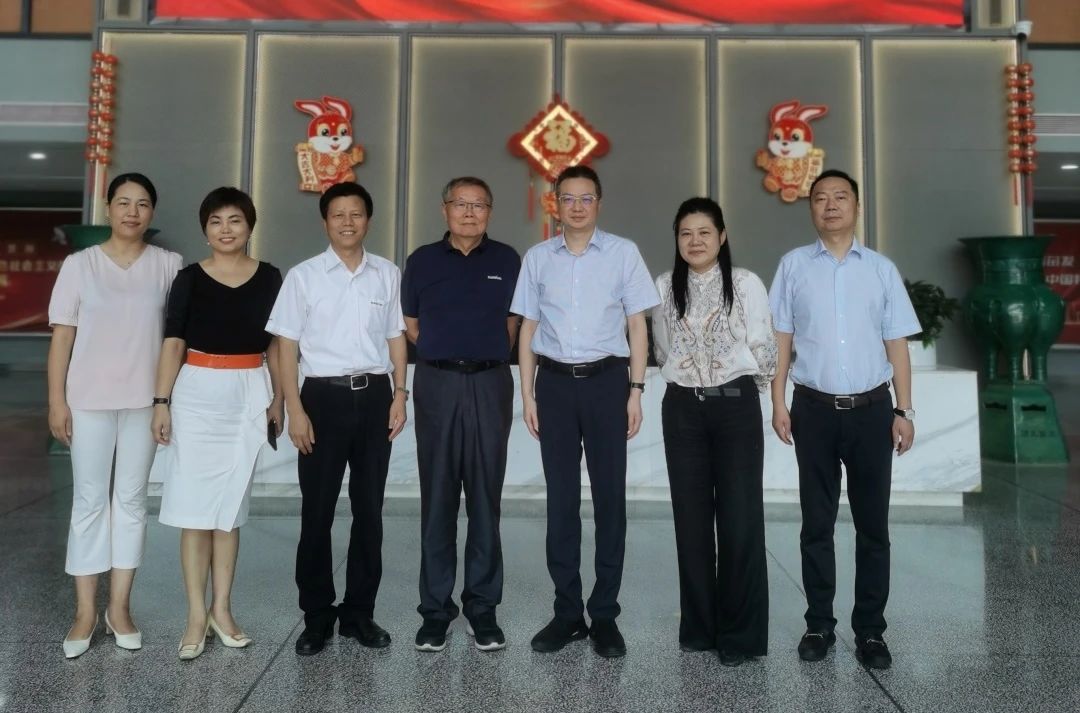 长沙市人民政府副市长、、、市工商联主席康镇麟调研鸿运国际智能