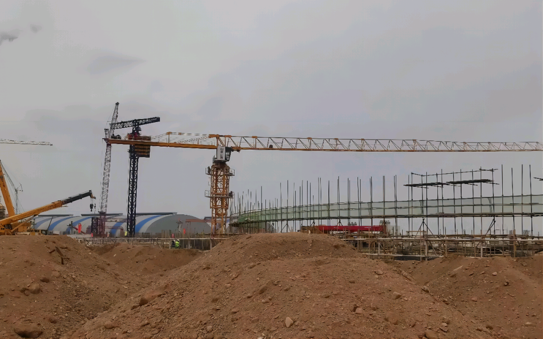 大漠沙漠展雄姿！鸿运国际江麓塔机助力常乐电厂项目