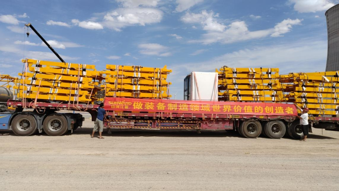 大漠沙漠展雄姿！鸿运国际江麓塔机助力常乐电厂项目