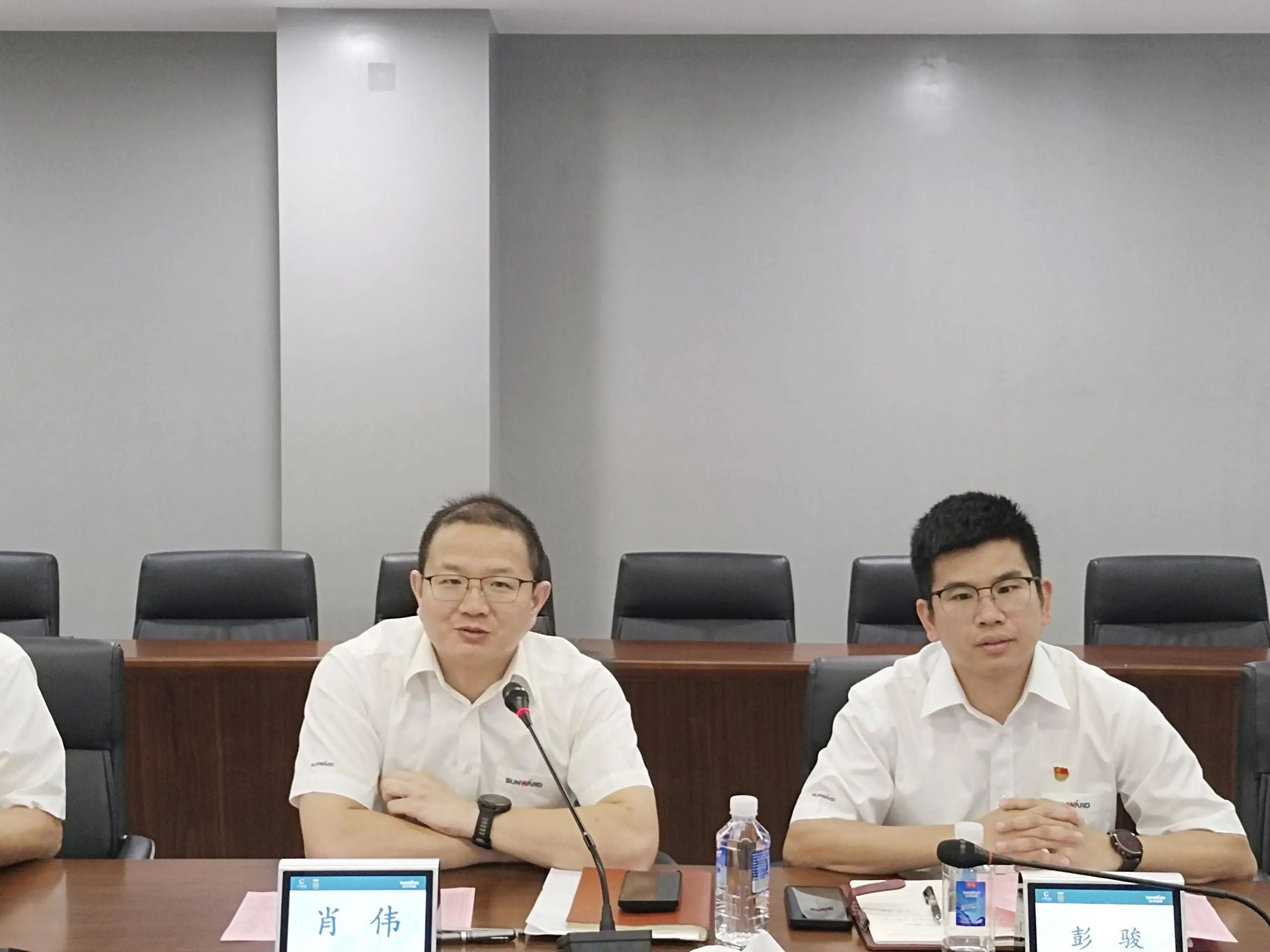 泛论心声，，，共话未来！！这场应届结业生员工座谈会，，，很暖，，，很知心！！