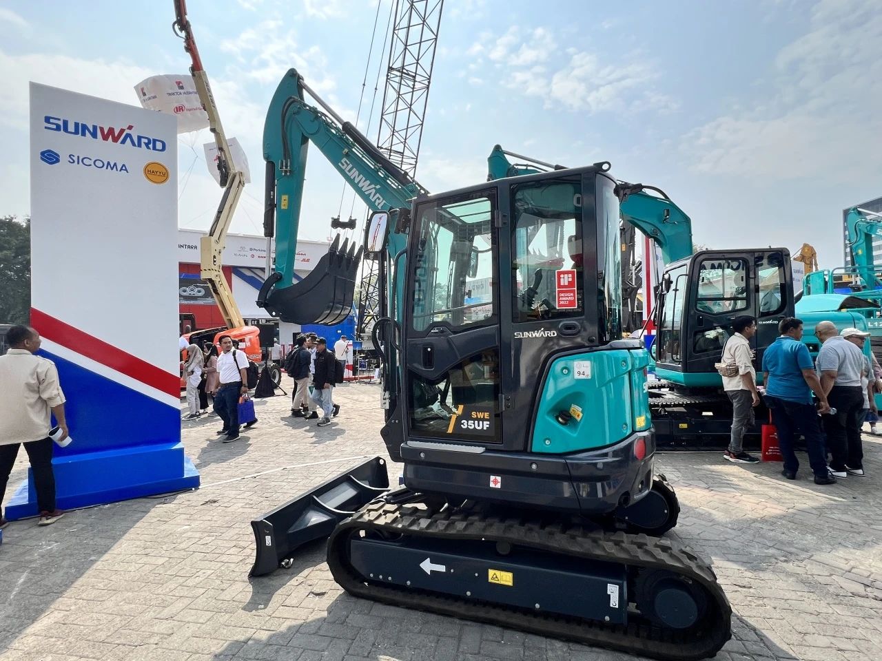 深耕细作，，逆势增添！！！鸿运国际智能艳服亮相印尼雅加达矿业展