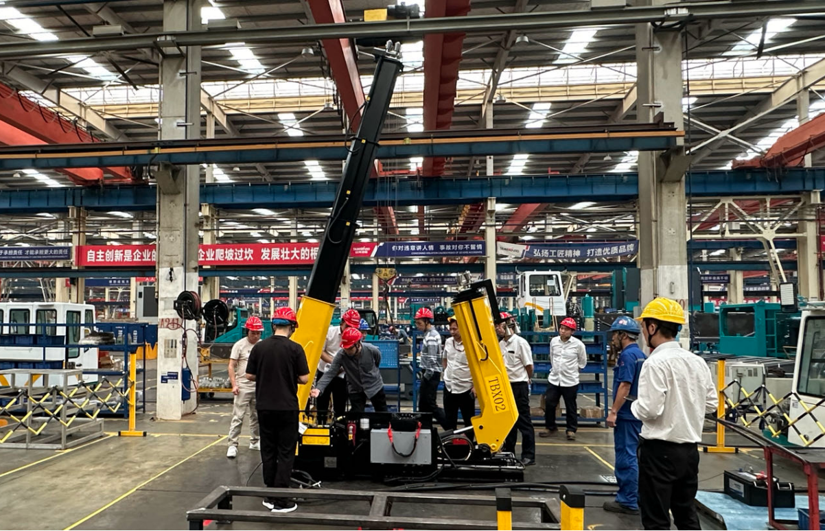 鸿运国际智能首套抬拨线作业装置通过国家铁路系统准入判断