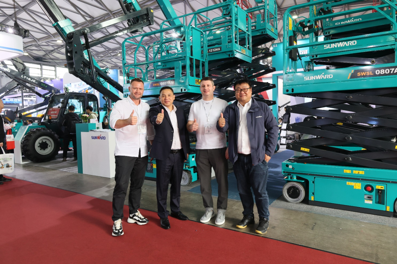 精品出击，，，闪灼魔都！！！鸿运国际智能全系列高空机械亮相2023亚洲国际高空展