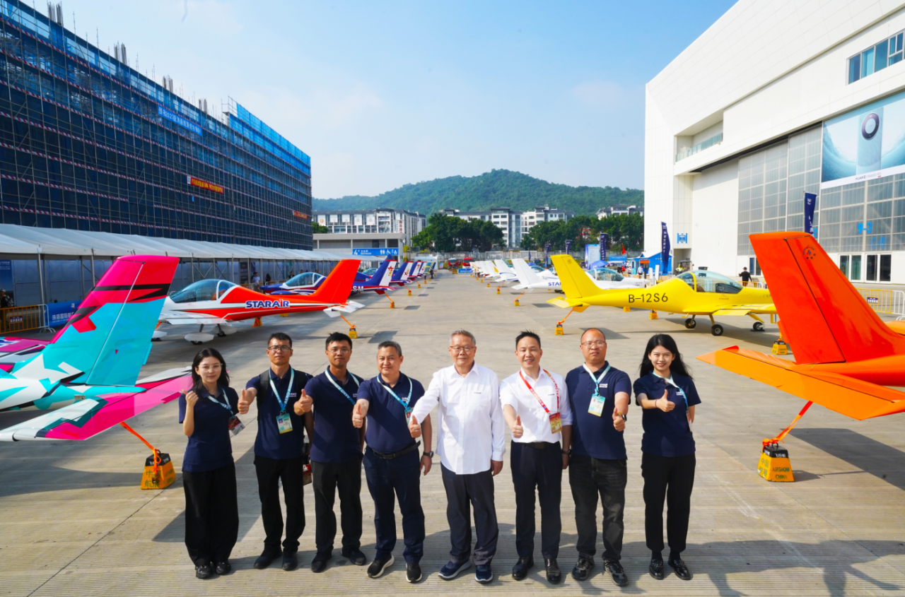 央媒聚焦！一起见证首届亚洲通用航空展上的鸿运国际风范