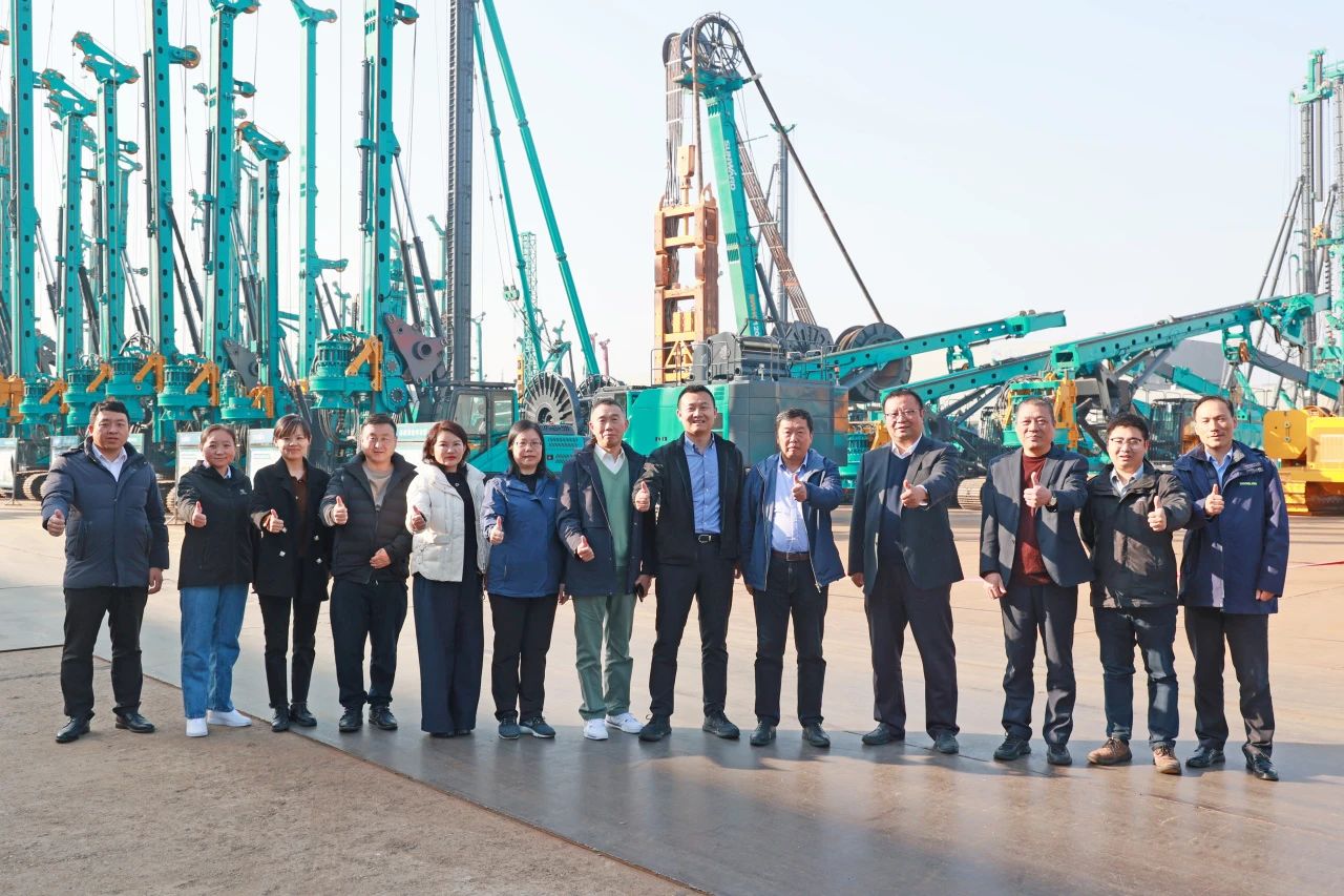 鸿运国际智能主导的行业标准《修建施工机械与装备 液压式压桩机》通过专家审查