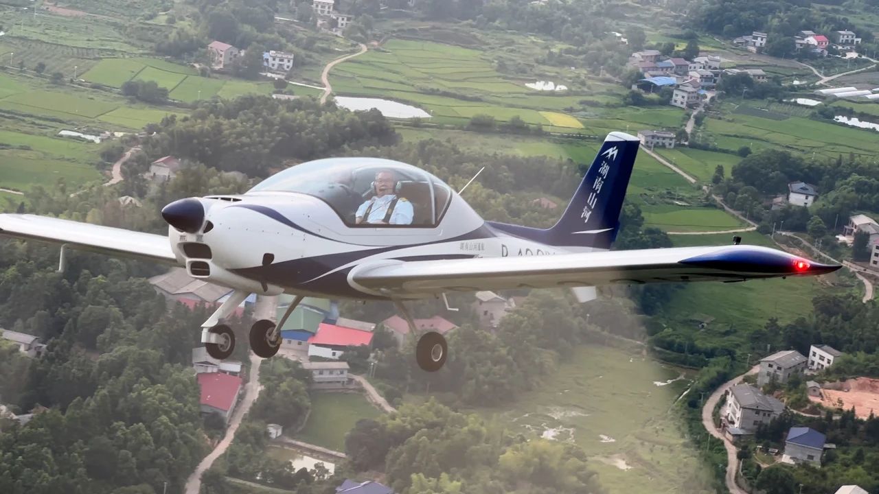 二十载磨砺，，，“阿若拉”飞机累计航行时间突破11万小时！！！