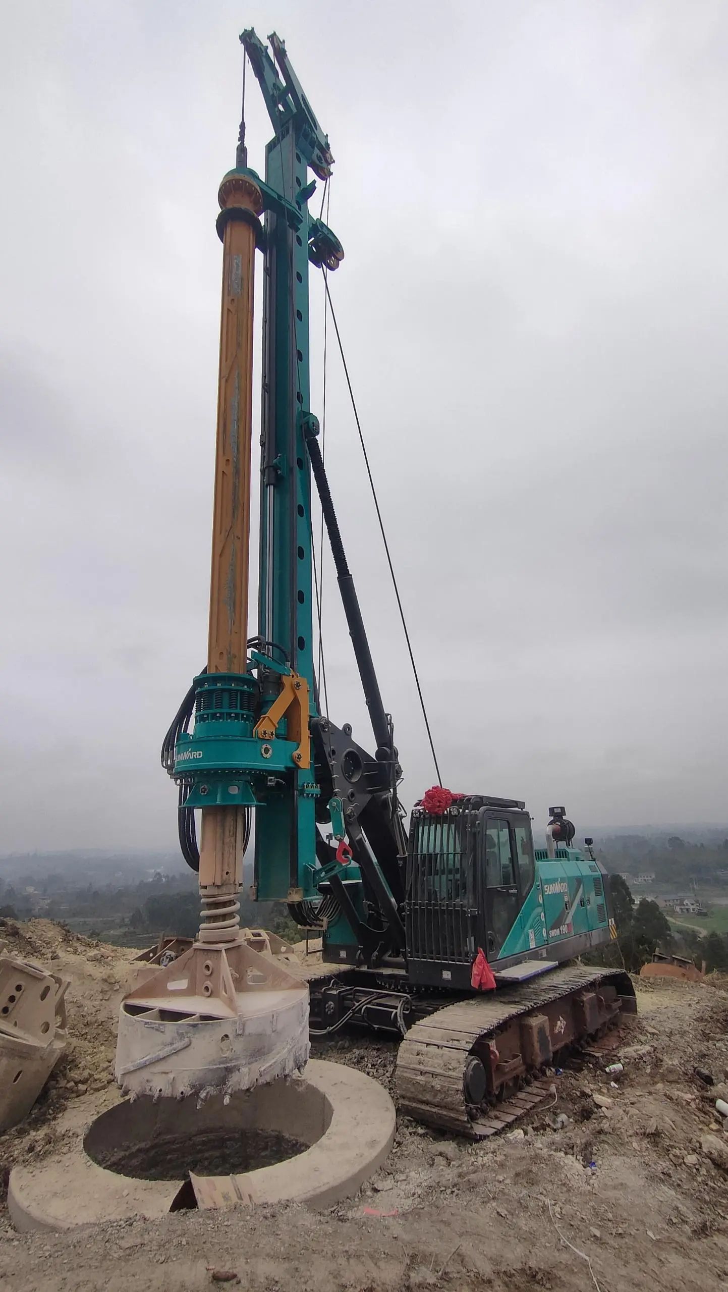 持续火热交付！！鸿运国际智能SWDM190JN旋挖钻机备受天下各地客户青睐
