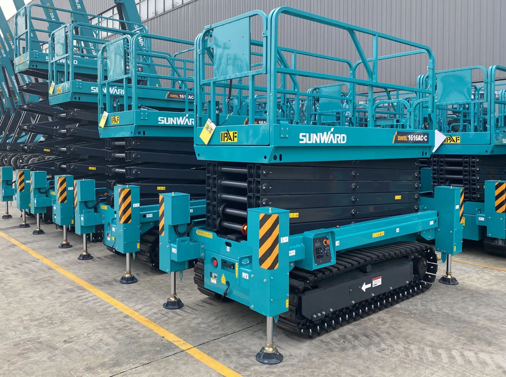 高设置、、、优性能！！！鸿运国际智能剪叉军团再添新兵！！！