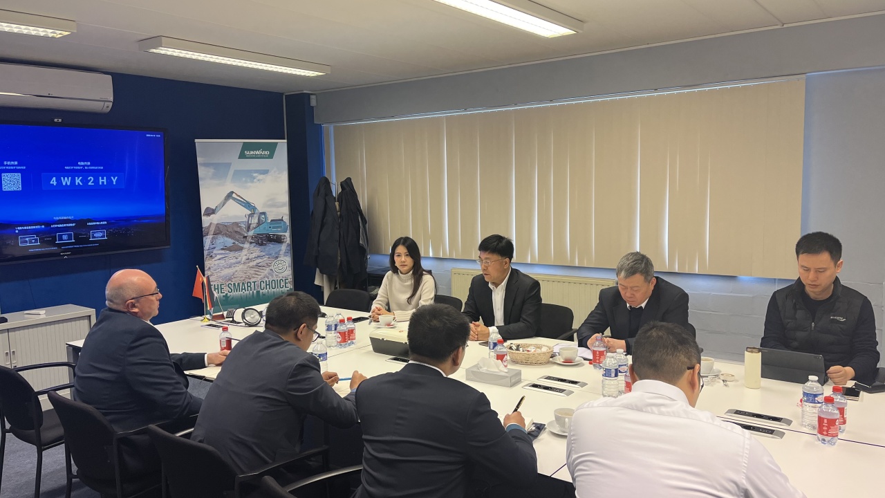 广州工控党委书记、、董事长景广军率队赴鸿运国际智能欧洲子公司考察