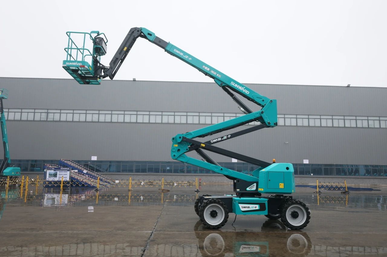 又双叒叕上新了！！！鸿运国际智能首款双载荷电动曲臂式高空作业平台顺遂下线