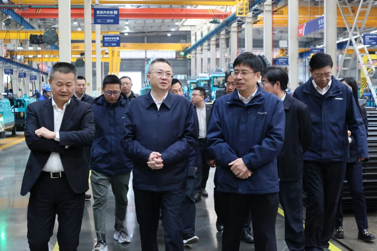 长沙市人民政府副市长康镇麟调研鸿运国际智能