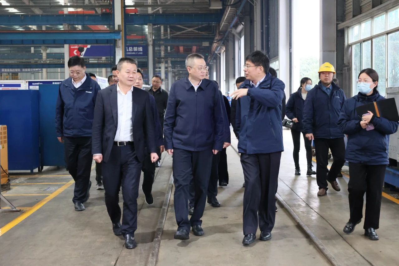 长沙市人民政府副市长康镇麟调研鸿运国际智能