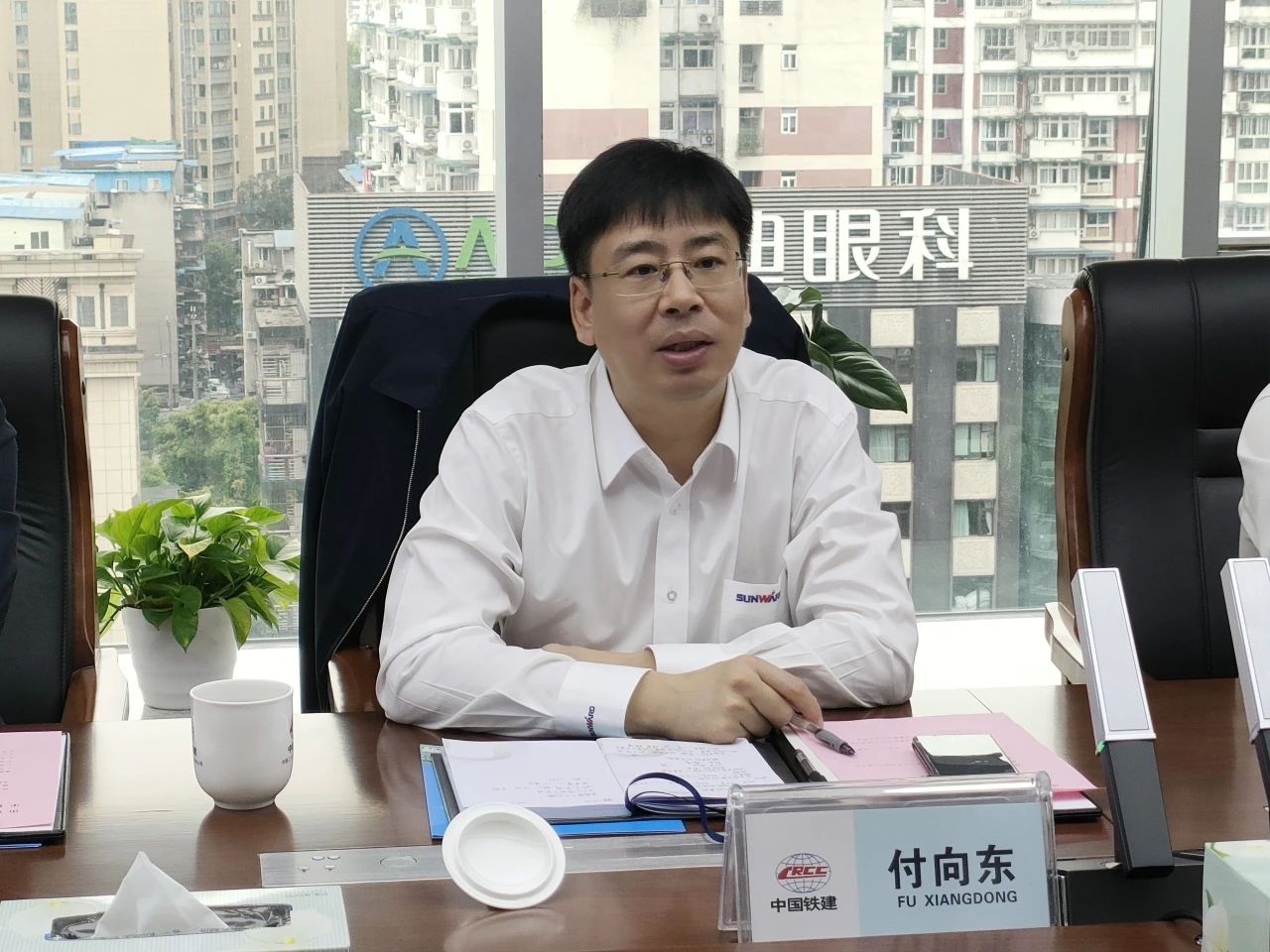 顺应新形势，，追求新相助！！！鸿运国际智能到访中铁二十三局