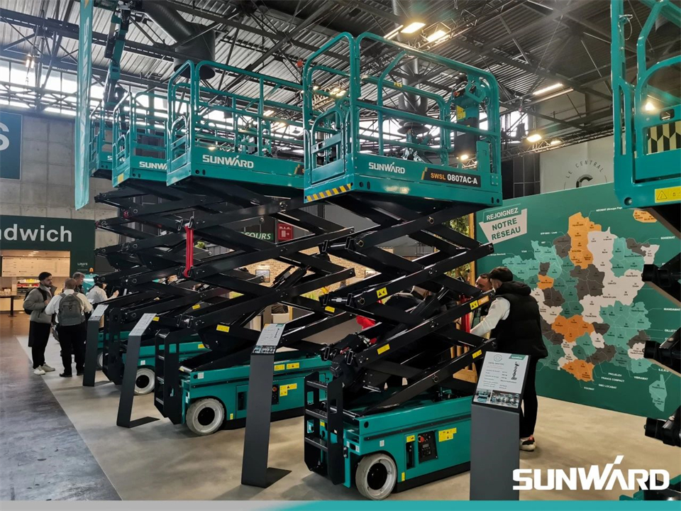 鸿运国际智能携立异效果亮相2024年法国巴黎工程机械展