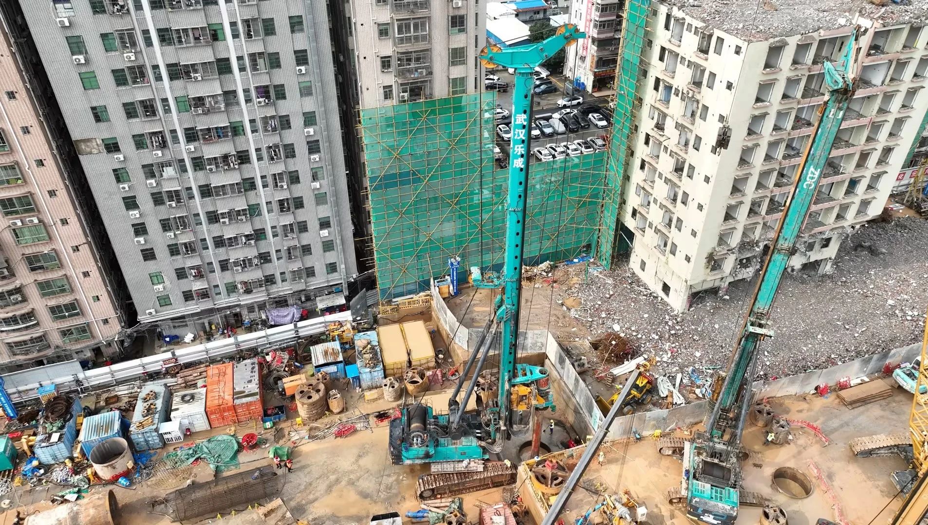 性能突出，，，超强助力！！！鸿运国际智能旋挖钻机助力深圳地铁五和站施工