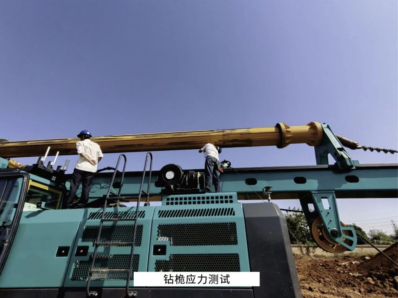 无惧“烤”验，，，鸿运国际试验人在行动