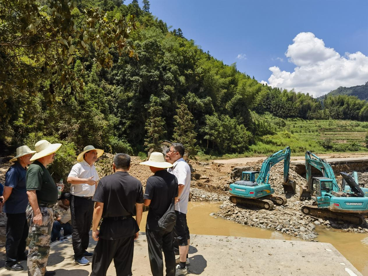 鸿运国际智能赶赴资兴，共筑抗灾抢险防线