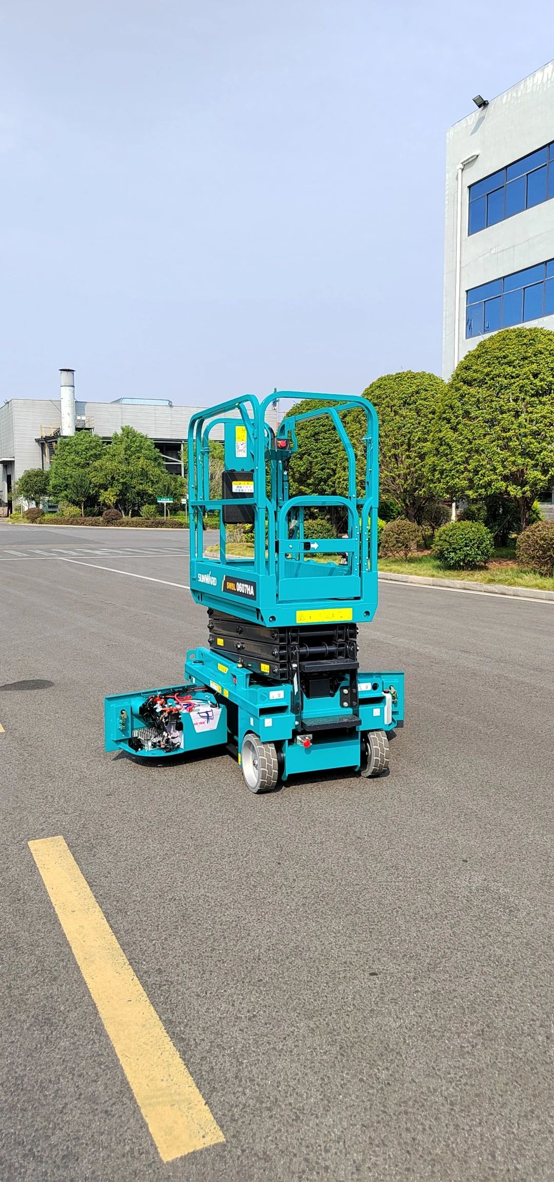 向“新”而行！！！鸿运国际智能又一款电动液驱剪叉式高空作业平台宣布