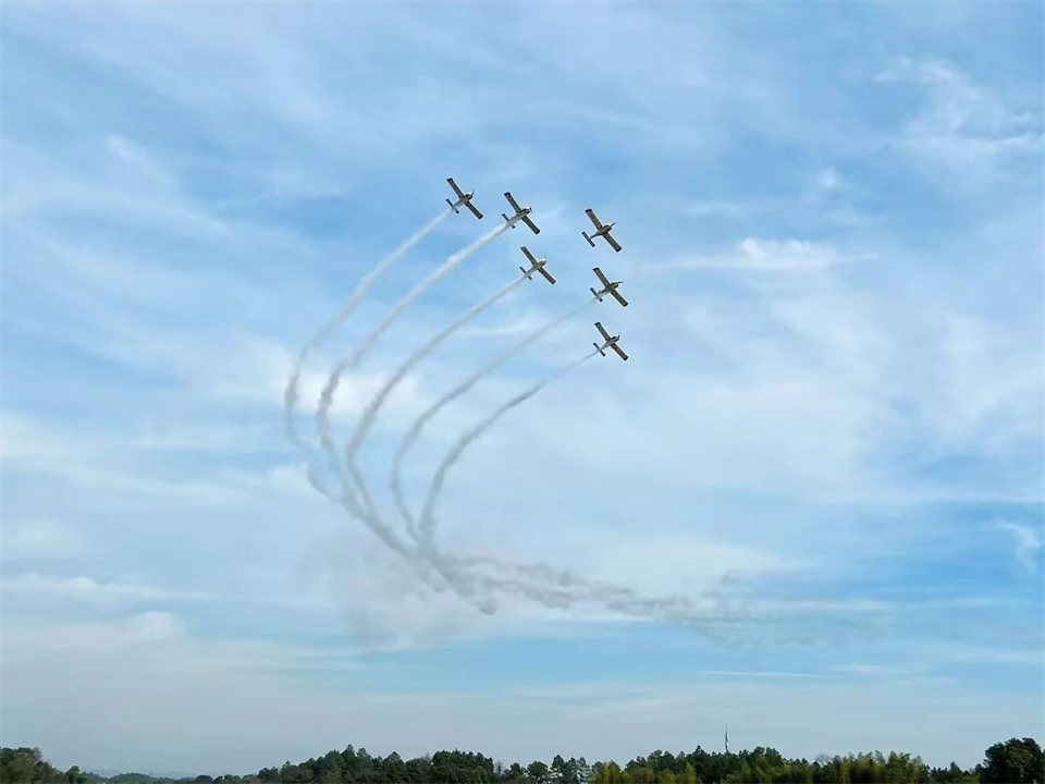 十年织得鸿运国际秀，践行初心创未来！！！鸿运国际航行演出队建设10周年庆典活动盛大举行