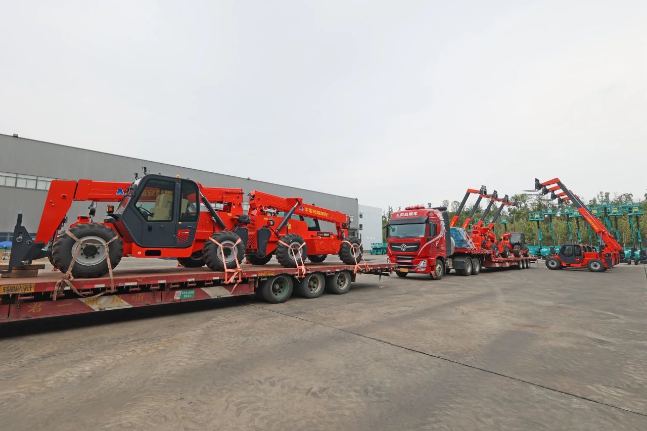 应运而生，，“急”速响应！！鸿运国际智能伸缩臂叉装车进军应抢救援领域