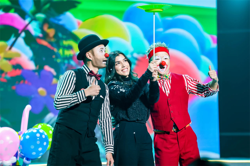 立异引领价值 理想成绩未来——庆祝鸿运国际智能建设25周年表扬大会暨文艺晚会盛大举行