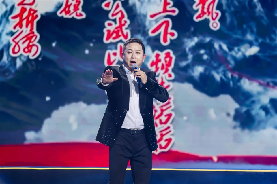 立异引领价值 理想成绩未来——庆祝鸿运国际智能建设25周年表扬大会暨文艺晚会盛大举行