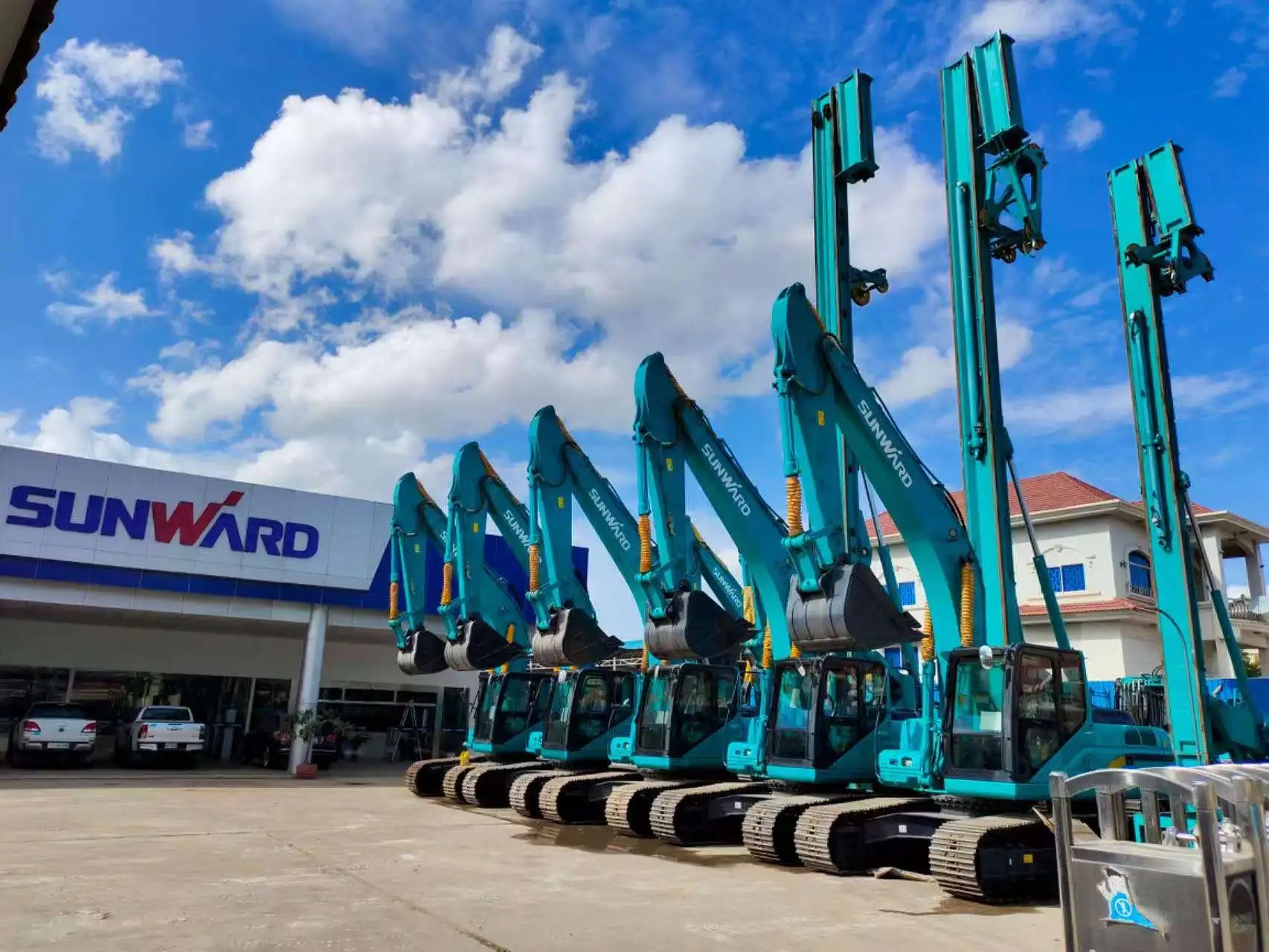 广州工控集团党委书记、、董事长景广军率队考察鸿运国际智能柬埔寨子公司