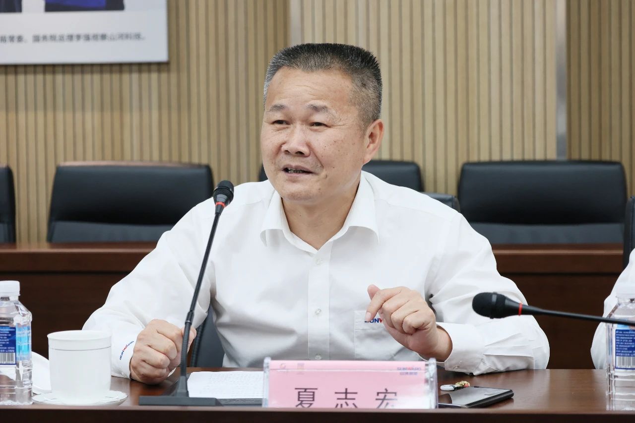 天能控股集团党委书记、、、董事长张天任率队到访鸿运国际智能