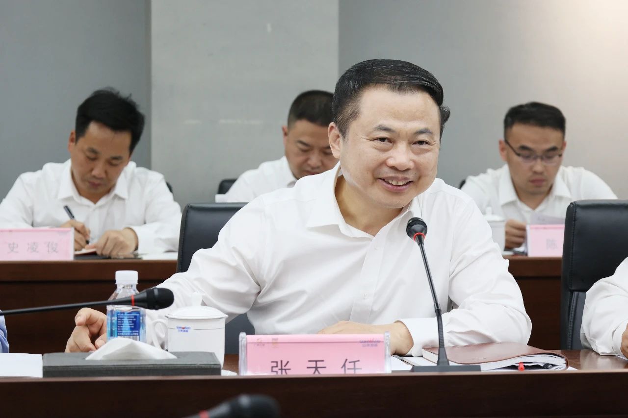 天能控股集团党委书记、、、董事长张天任率队到访鸿运国际智能