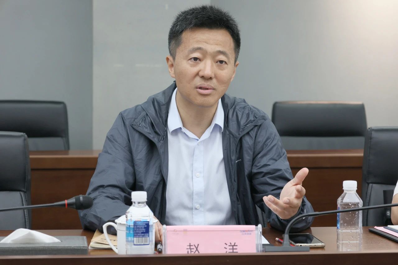 共促中国制造扬帆外洋！！！中国出口信用包管公司到访鸿运国际智能