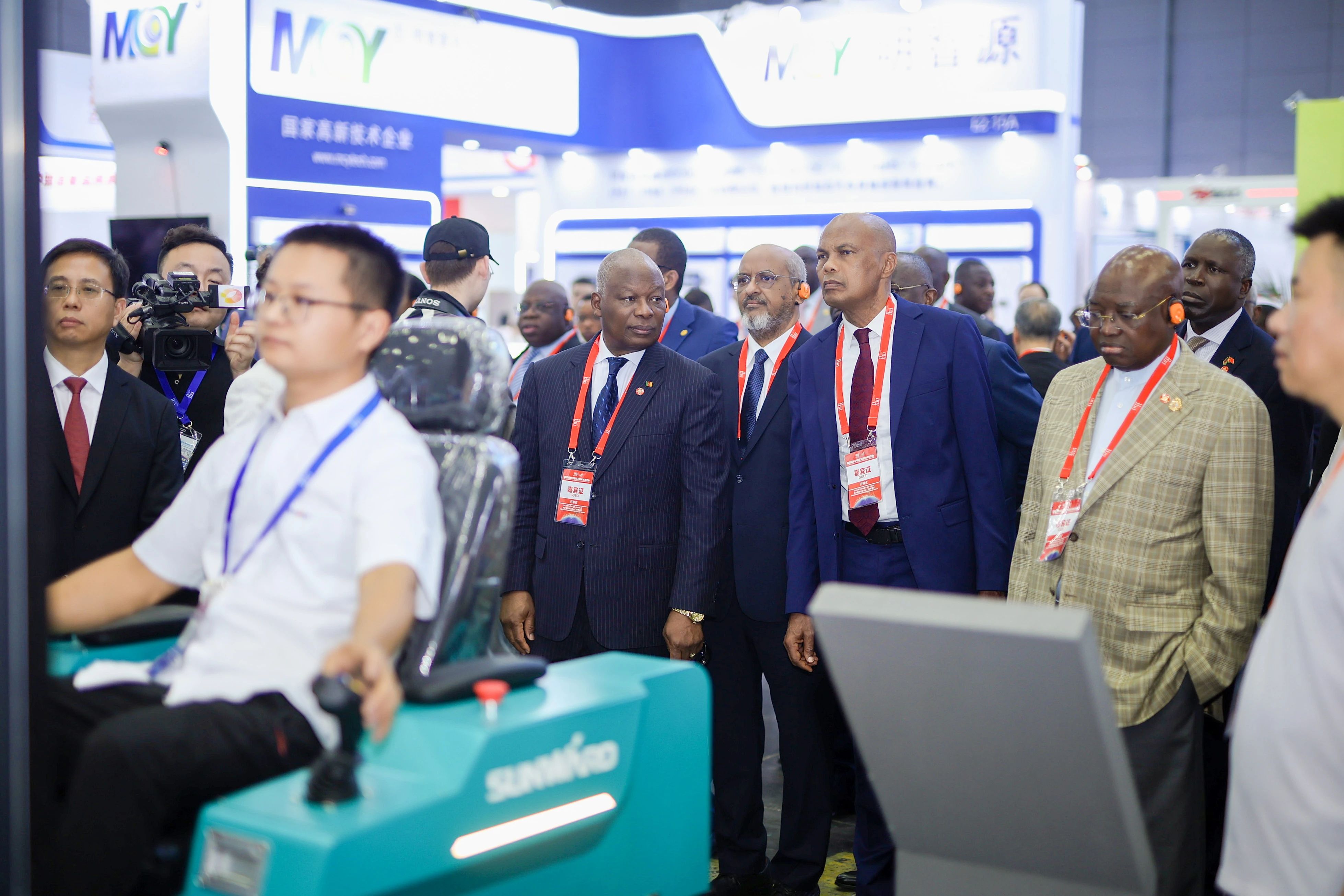 2025 CICEE | 圆满收官！鸿运国际智能展区亮点精彩回首