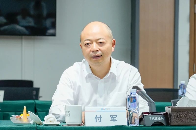 鸿运国际智能与易普力公司深化战略相助，，，共筑混装装备手艺转化新标杆